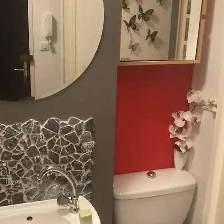 Vieux Vibrant Apartment *